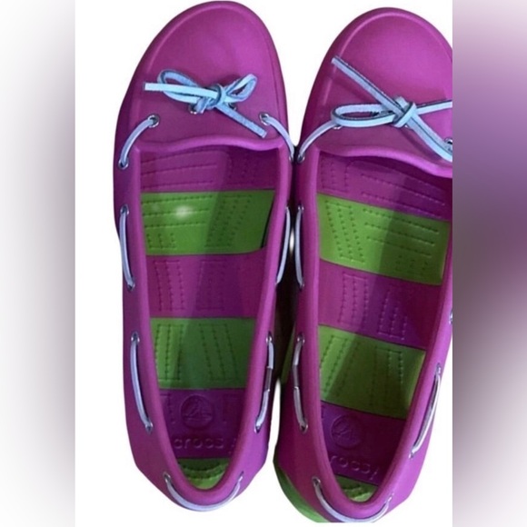 Crocs Beach Boat 2-Tone Pink/Lime Closed Shoes with Side Cutouts (11) - Picture 2 of 4